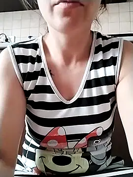 Snapshot of ladyrrr chatting on 07-22-26, 10:07 ladyrrr online show from 07-22-26, 10:07
