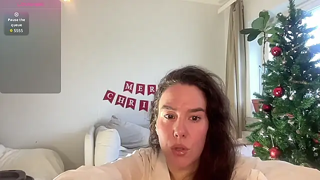 Snapshot of MilkyHoneyLullabies chatting on 12-18-25, 10:43 MilkyHoneyLullabies online show from 12-18-25, 10:43