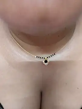 gaurika18 online show from 09-09-25, 08:41