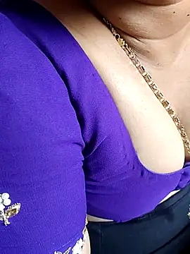 Snapshot of gaurika18 chatting on 03-17-26, 06:06 gaurika18 online show from 03-17-26, 06:06