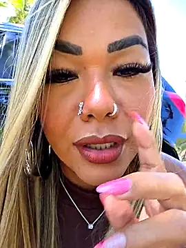 Snapshot of giselxxx_hot chatting on 02-11-26, 02:22 giselxxx hot online show from 02-11-26, 02:22