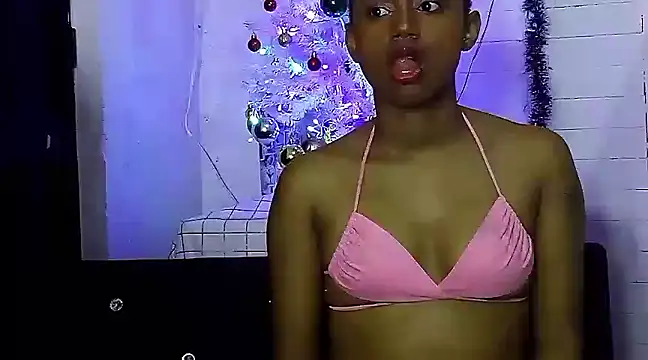 Snapshot of Electraykasey_fox chatting on 12-19-24, 07:07 Electraykasey fox online show from 12-19-24, 07:07