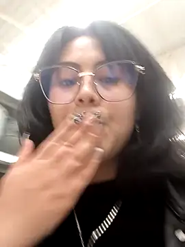 Snapshot of lara_moon25 chatting on 11-03-25, 07:04 lara moon25 online show from 11-03-25, 07:04