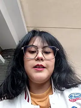 Snapshot of lara_moon25 chatting on 11-18-25, 08:57 lara moon25 online show from 11-18-25, 08:57