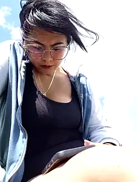 Snapshot of lara_moon25 chatting on 11-22-25, 07:13 lara moon25 online show from 11-22-25, 07:13