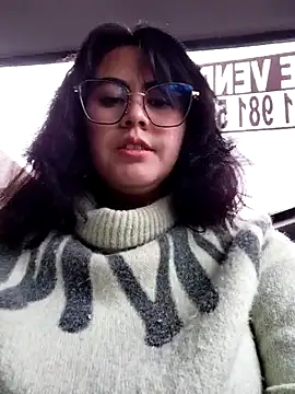 lara moon25 online show from 12-15-25, 07:51