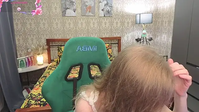 Lill Mary online show from 03-13-26, 01:45