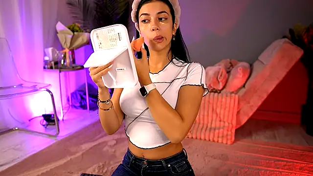 BetsyGonzale online show from 09-24-25, 04:05