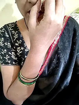 Snapshot of anuradha1432 chatting on 04-25-26, 10:07 anuradha1432 online show from 04-25-26, 10:07