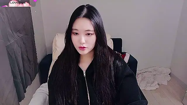 who Lilly online show from 12-16-25, 12:10