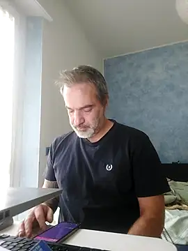 Snapshot of Marcolino183 chatting on 12-17-25, 08:20 Marcolino183 online show from 12-17-25, 08:20