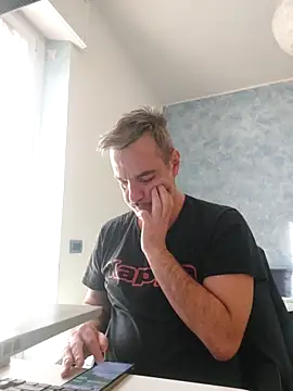 Snapshot of Marcolino183 chatting on 02-20-26, 08:16 Marcolino183 online show from 02-20-26, 08:16