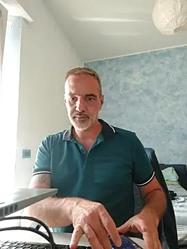 Snapshot of Marcolino183 chatting on 07-20-26, 09:34 Marcolino183 online show from 07-20-26, 09:34
