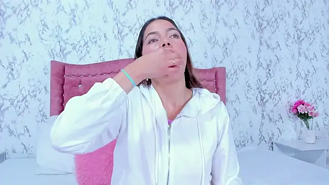 Snapshot of Mia_Malkovaa_ chatting on 09-30-25, 04:23 Mia Malkovaa online show from 09-30-25, 04:23