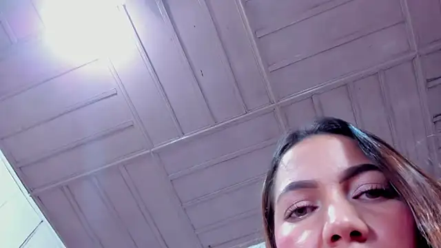 Snapshot of Mia_Malkovaa_ chatting on 10-22-25, 06:07 Mia Malkovaa online show from 10-22-25, 06:07