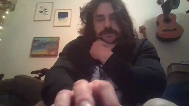 Snapshot of Mclozzz chatting on 02-28-26, 03:29 Mclozzz online show from 02-28-26, 03:29