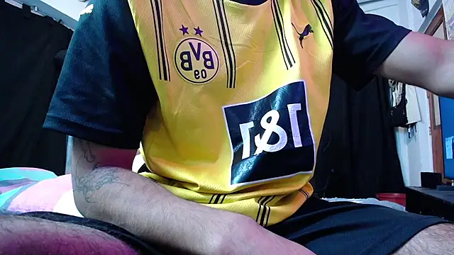 Snapshot of dylan_fun18 chatting on 12-22-25, 01:13 dylan fun18 online show from 12-22-25, 01:13