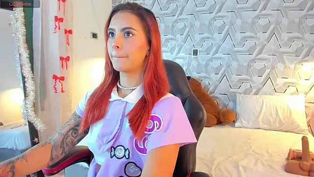 Snapshot of Sophiee_Hill chatting on 02-02-26, 06:34 Sophiee Hill online show from 02-02-26, 06:34