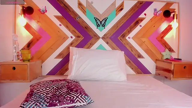 Katia Wilson online show from 10-24-25, 02:35