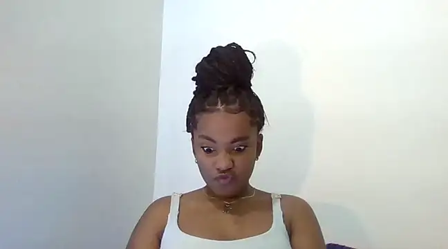 Snapshot of Behla_rouseh chatting on 03-09-25, 10:41 Behla rouseh online show from 03-09-25, 10:41