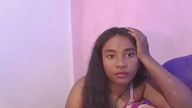 Snapshot of Behla_rouseh chatting on 10-26-25, 12:05 Behla rouseh online show from 10-26-25, 12:05