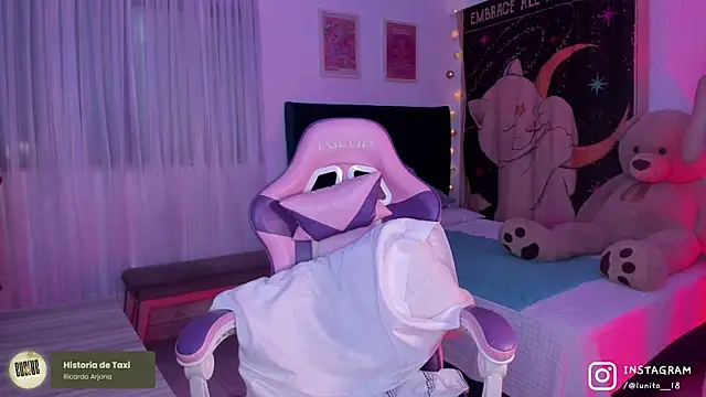 Snapshot of alice_guerin_ chatting on 09-24-25, 01:53 alice guerin  online show from 09-24-25, 01:53