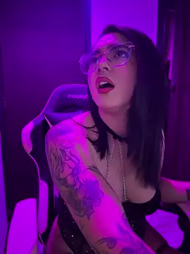 Snapshot of camianddanna chatting on 02-07-26, 01:20 camianddanna online show from 02-07-26, 01:20