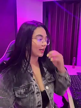 Snapshot of camianddanna chatting on 03-01-26, 04:25 camianddanna online show from 03-01-26, 04:25