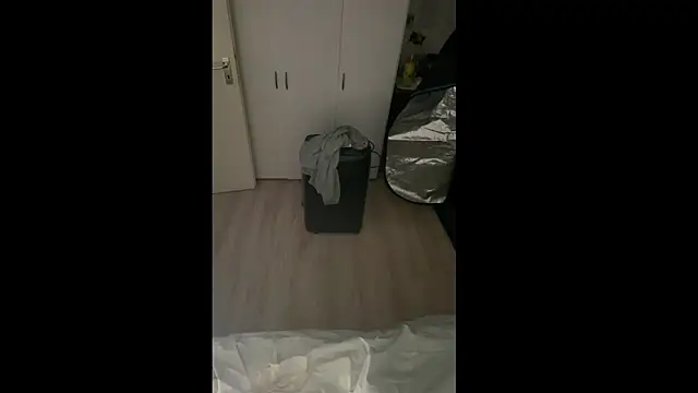 Snapshot of LuggiJack chatting on 02-09-26, 04:00 LuggiJack online show from 02-09-26, 04:00