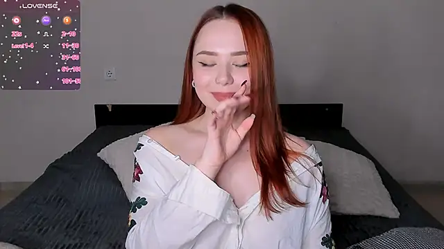 Snapshot of LittleKiitten chatting on 12-08-24, 02:41 LittleKiitten online show from 12-08-24, 02:41