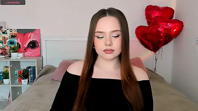 Snapshot of LittleKiitten chatting on 06-11-26, 02:26 LittleKiitten online show from 06-11-26, 02:26