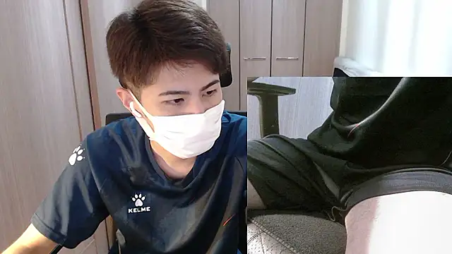Snapshot of ryota_kkk chatting on 07-16-26, 01:06 ryota kkk online show from 07-16-26, 01:06