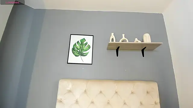 Snapshot of Soe_Lara chatting on 01-09-26, 01:25 Soe Lara online show from 01-09-26, 01:25