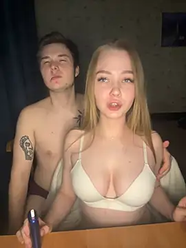 Snapshot of Family-Mm1 chatting on 12-17-24, 09:27 Family-Mm1 online show from 12-17-24, 09:27