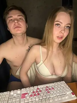 Snapshot of Family-Mm1 chatting on 12-20-24, 09:17 Family-Mm1 online show from 12-20-24, 09:17