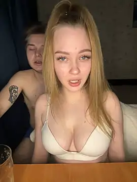 Snapshot of Family-Mm1 chatting on 12-29-24, 11:50 Family-Mm1 online show from 12-29-24, 11:50