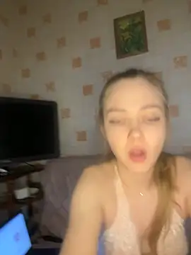 Snapshot of Family-Mm1 chatting on 02-25-25, 12:47 Family-Mm1 online show from 02-25-25, 12:47