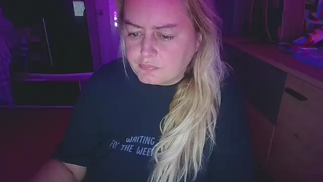 Snapshot of Meliss_Official9 chatting on 03-13-25, 07:17 Meliss Official9 online show from 03-13-25, 07:17