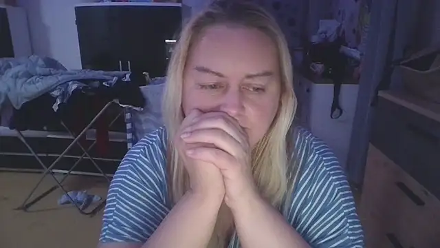 Snapshot of Meliss_Official9 chatting on 03-15-25, 05:59 Meliss Official9 online show from 03-15-25, 05:59