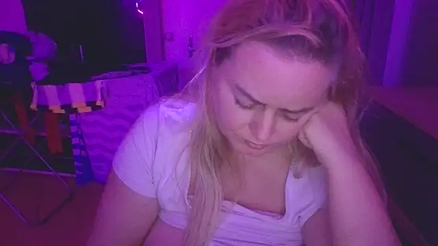 Snapshot of Meliss_Official9 chatting on 03-17-25, 08:51 Meliss Official9 online show from 03-17-25, 08:51