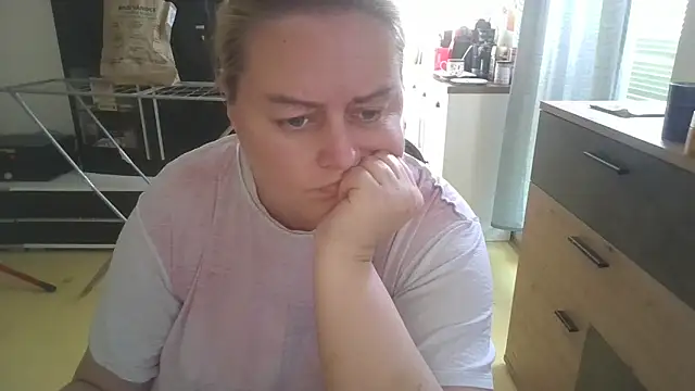 Snapshot of Meliss_Official9 chatting on 03-21-25, 06:16 Meliss Official9 online show from 03-21-25, 06:16