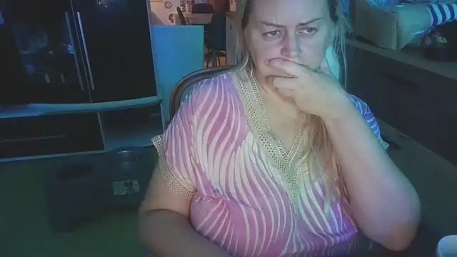 Snapshot of Meliss_Official9 chatting on 09-10-25, 06:52 Meliss Official9 online show from 09-10-25, 06:52