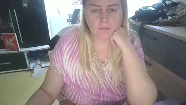 Snapshot of Meliss_Official9 chatting on 09-25-25, 09:13 Meliss Official9 online show from 09-25-25, 09:13