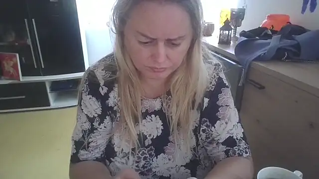 Snapshot of Meliss_Official9 chatting on 09-27-25, 07:02 Meliss Official9 online show from 09-27-25, 07:02