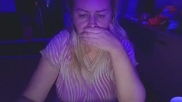 Snapshot of Meliss_Official9 chatting on 10-11-25, 05:44 Meliss Official9 online show from 10-11-25, 05:44