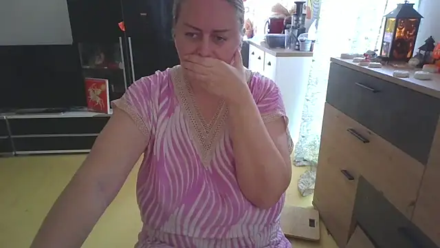 Snapshot of Meliss_Official9 chatting on 10-12-25, 08:46 Meliss Official9 online show from 10-12-25, 08:46