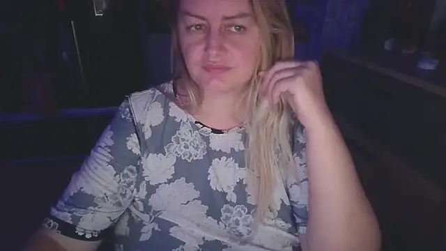 Snapshot of Meliss_Official9 chatting on 10-14-25, 09:15 Meliss Official9 online show from 10-14-25, 09:15