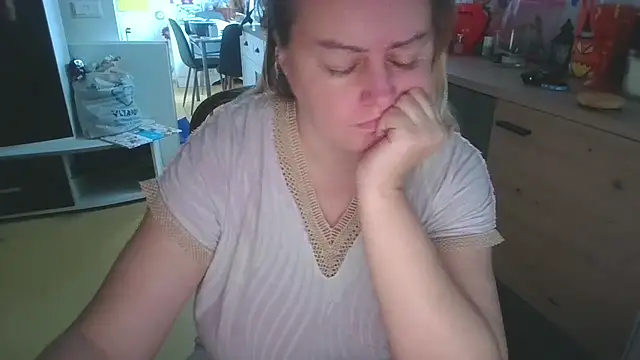 Snapshot of Meliss_Official9 chatting on 11-13-25, 10:58 Meliss Official9 online show from 11-13-25, 10:58