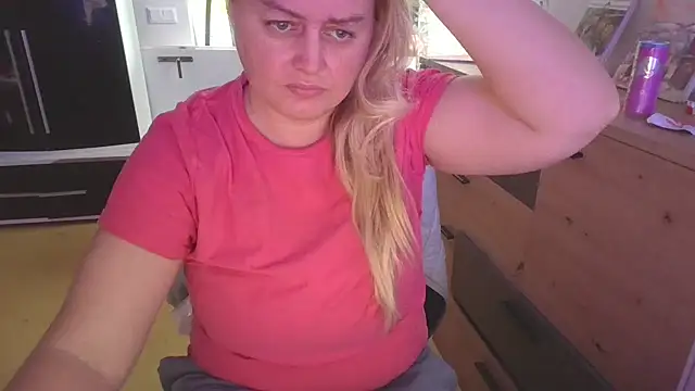 Snapshot of Meliss_Official9 chatting on 11-21-25, 10:58 Meliss Official9 online show from 11-21-25, 10:58