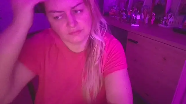 Snapshot of Meliss_Official9 chatting on 12-19-25, 05:58 Meliss Official9 online show from 12-19-25, 05:58